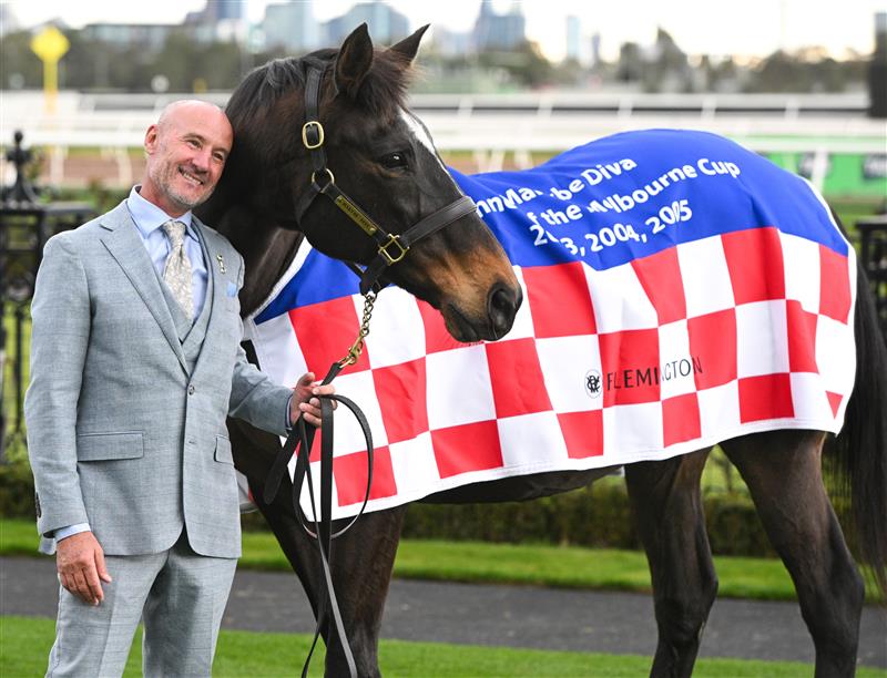 MELBOURNE, AUSTRALIA - SEPTEMBER 13: Three time Melbourne Cup winners Glen Boss and champion mare Makybe Diva pose in the mounting yard before Race 8, the Crown Makybe Diva Stakes during Melbourne Racing at Flemington Racecourse on September 13, 2025 in Melbourne, Australia. (Photo by Vince Caligiuri/Getty Images)