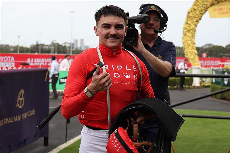 SYDNEY, AUSTRALIA - SEPTEMBER 27: Braith Nock riding Sir Artie win Race 5 Toyota Forklifts during Sydney Racing at Rosehill Gardens on September 27, 2025 in Sydney, Australia. (Photo by Jeremy Ng/Getty Images)