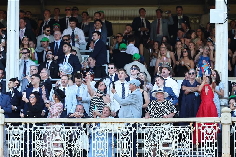 SYDNEY, AUSTRALIA - OCTOBER 18: Fans watch on prior to Race 7  The TAB Everest during Sydney Racing at Royal Randwick Racecourse on October 18, 2025 in Sydney, Australia. (Photo by Jeremy Ng/Getty Images)
