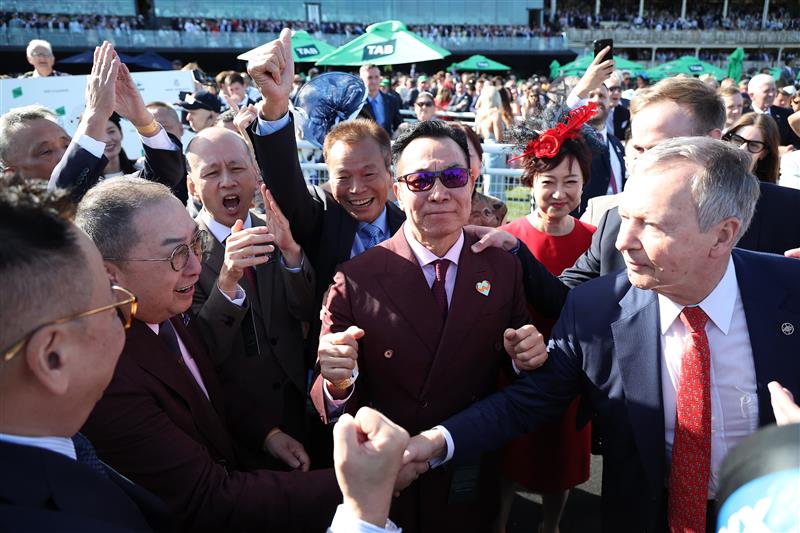 SYDNEY, AUSTRALIA - OCTOBER 18: Zac Purton riding Ka Ying Rising  win Race 7  The TAB Everest during Sydney Racing at Royal Randwick Racecourse on October 18, 2025 in Sydney, Australia. (Photo by Jeremy Ng/Getty Images)