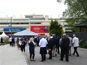 MELBOURNE, AUSTRALIA - OCTOBER 25: General view of crowds during Cox Plate Day at Moonee Valley Racecourse on October 25, 2025 in Melbourne, Australia. (Photo by Vince Caligiuri/Getty Images)