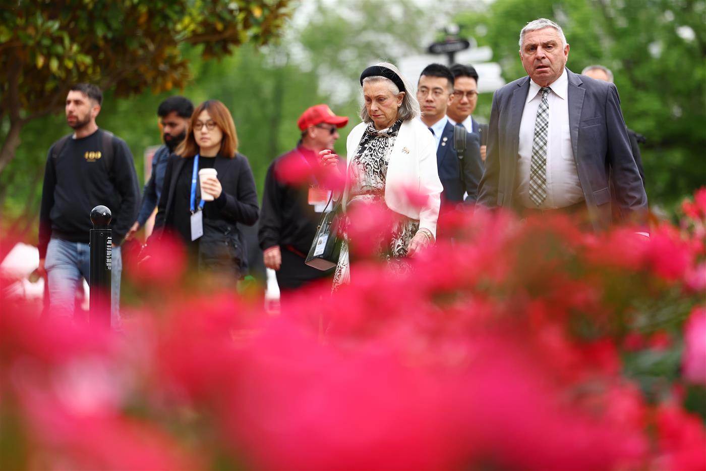 MELBOURNE, AUSTRALIA - NOVEMBER 01: Patrons arrive ahead of Melbourne Racing at Flemington Racecourse on November 01, 2025 in Melbourne, Australia. (Photo by Morgan Hancock/Getty Images)