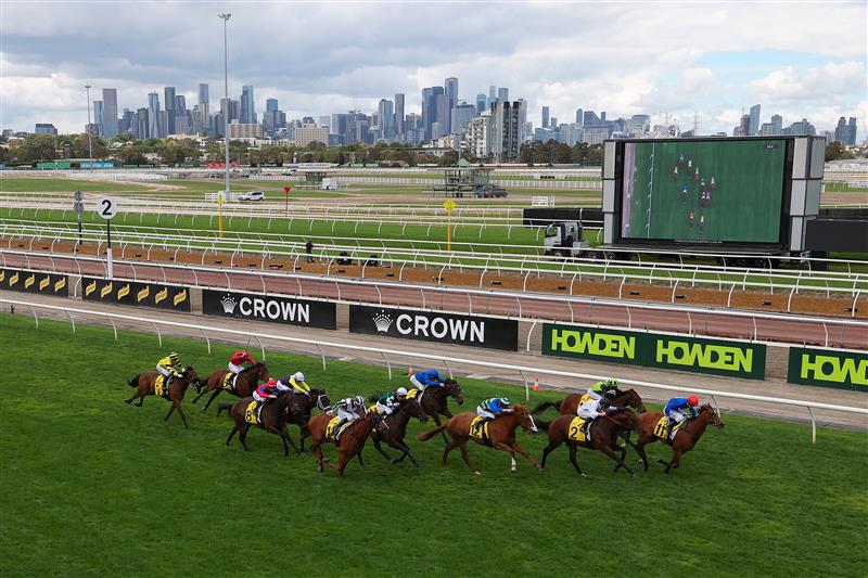 MELBOURNE, AUSTRALIA - NOVEMBER 04: A general view of race four The Schweppervescence Plate during Melbourne Cup Day at Flemington Racecourse on November 04, 2025 in Melbourne, Australia. (Photo by Daniel Pockett/Getty Images)