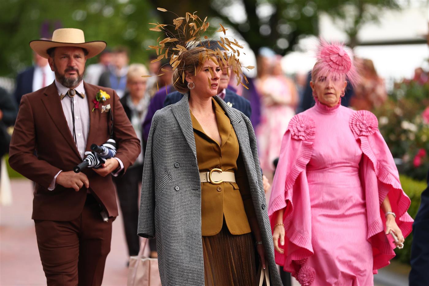 MELBOURNE, AUSTRALIA - NOVEMBER 04: Racegoers arrive during Melbourne Cup Day at Flemington Racecourse on November 04, 2025 in Melbourne, Australia. (Photo by Daniel Pockett/Getty Images)
