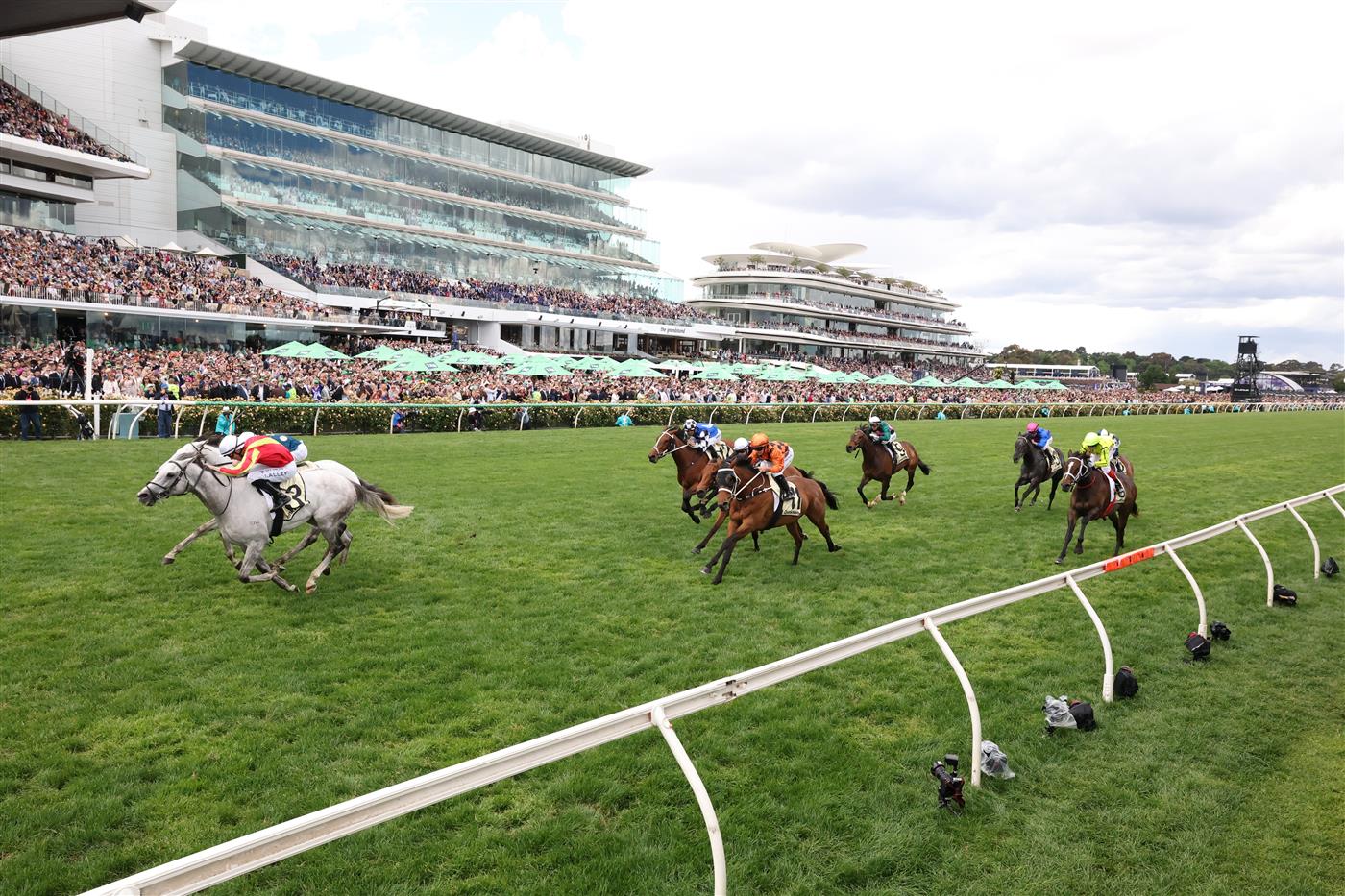 MELBOURNE, AUSTRALIA - NOVEMBER 04: John Allen rides #3 Kingswood to win race six the Kirin Ichiban Plate during Melbourne Cup Day at Flemington Racecourse on November 04, 2025 in Melbourne, Australia. (Photo by Robert Cianflone/Getty Images)