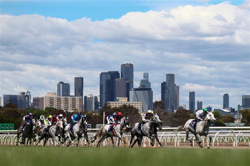 MELBOURNE, AUSTRALIA - NOVEMBER 06: A general view of Race 2, the RDA Subzero Handicap during Oaks Day at Flemington Racecourse on November 06, 2025 in Melbourne, Australia. (Photo by Daniel Pockett/Getty Images)