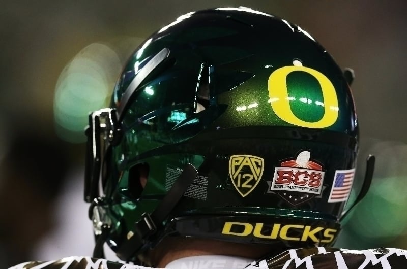 Oregon at Iowa Preview & Picks – Ducks To Cover In College Football Road Game