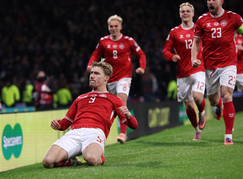 Rasmus Hojlund celebrates scoring his team's first goal (Getty Images)