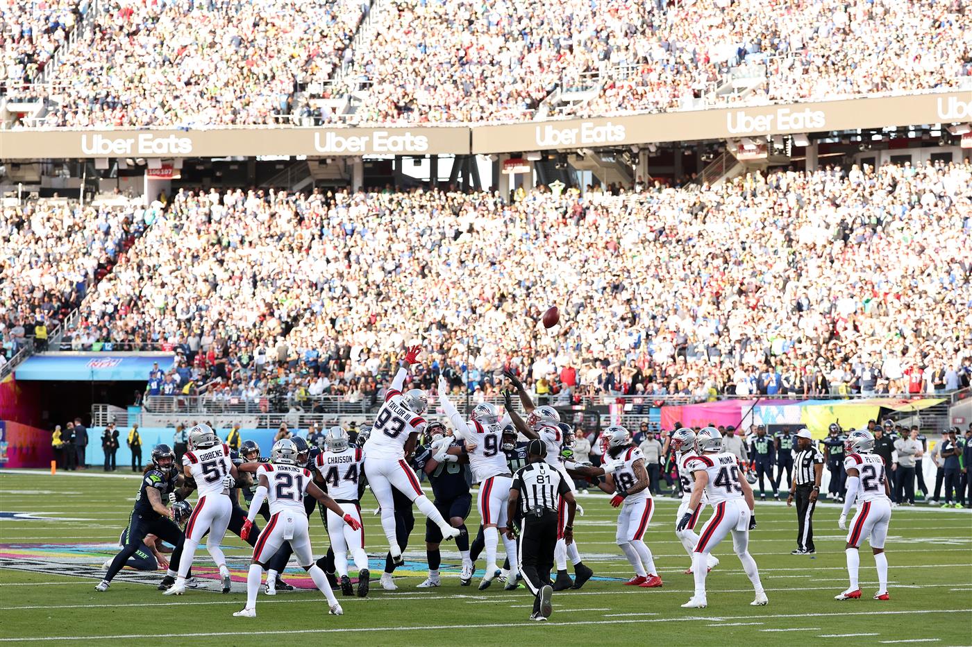 SANTA CLARA, CALIFORNIA - FEBRUARY 08: Jason Myers #5 of the Seattle Seahawks makes a field goal during the first quarter of Super Bowl LX against the New England Patriots at Levi