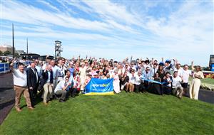 MELBOURNE, AUSTRALIA - FEBRUARY 21: Winning connections after Streisand won Race 8, the Sportsbet Blue Diamond Stakes during Melbourne Racing at Caulfield Racecourse on February 21, 2026 in Melbourne, Australia. (Photo by Vince Caligiuri/Getty Images)