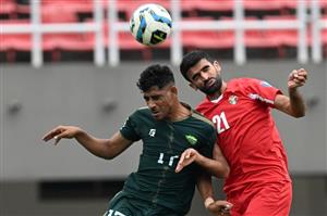Pakistan's Shayak Dost (L) (Getty Images)