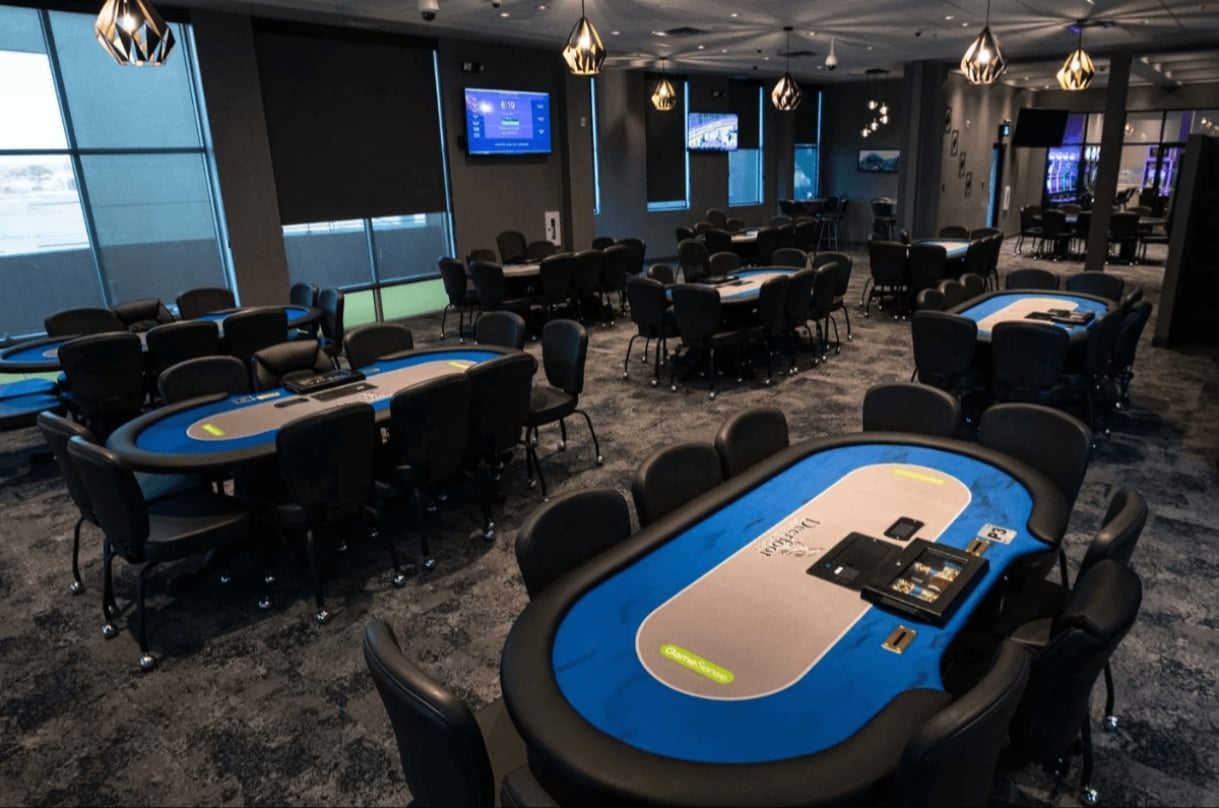 Deerfoot Inn & Casino poker room