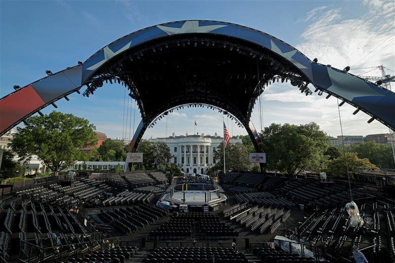 WASHINGTON, DC - JUNE 11: Construction continues on the Ultimate Fighting Championship (UFC) 