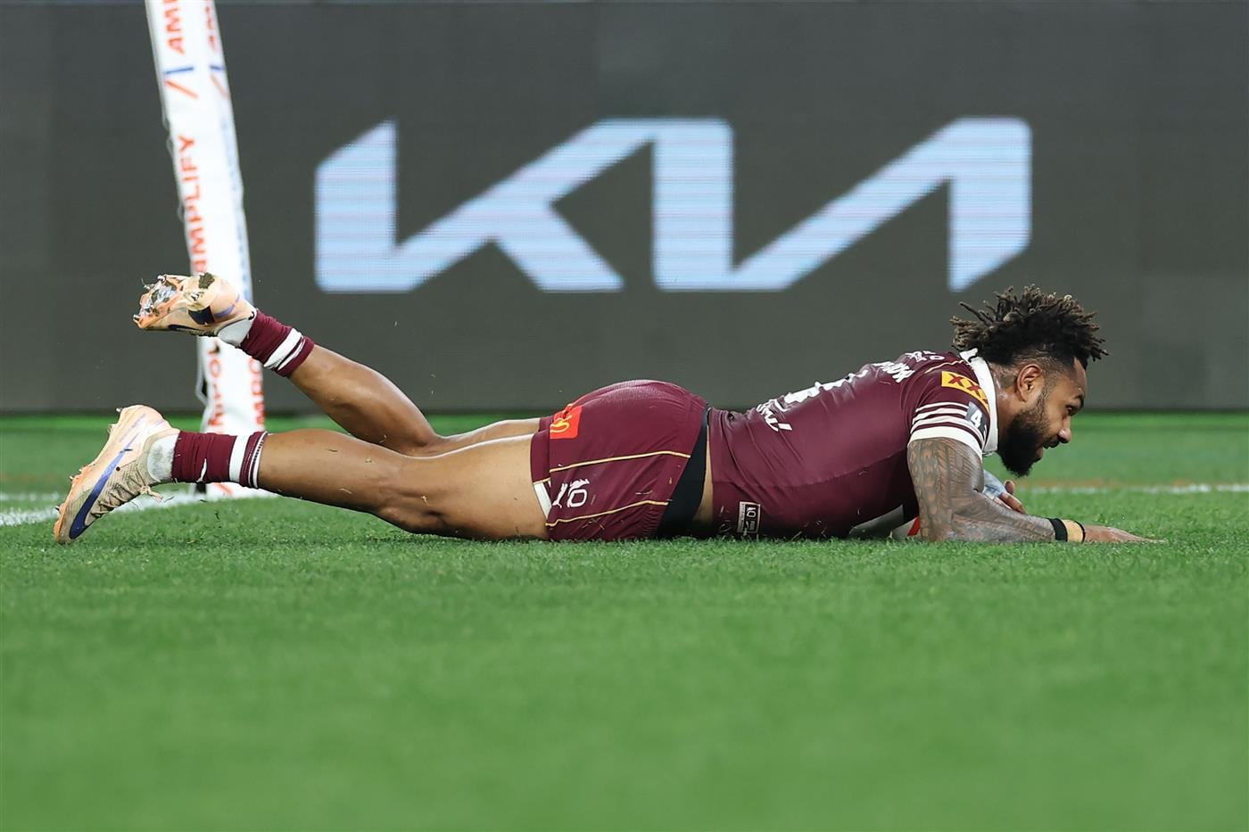 Hamiso Tabuai-Fidow of the Queensland Maroons scores a try during Game 2 of the 2026 State of Origin series between the New South Wales Blues and Queensland Maroons at the Melbourne Cricket Ground on June 17, 2026 in Melbourne, Australia. (Getty)