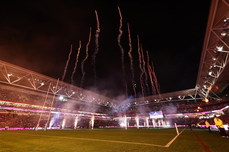 Fireworks light up the Brisbane sky (Getty)