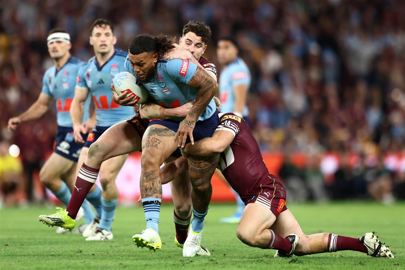 Fonua-Blake powers into contact (Getty)