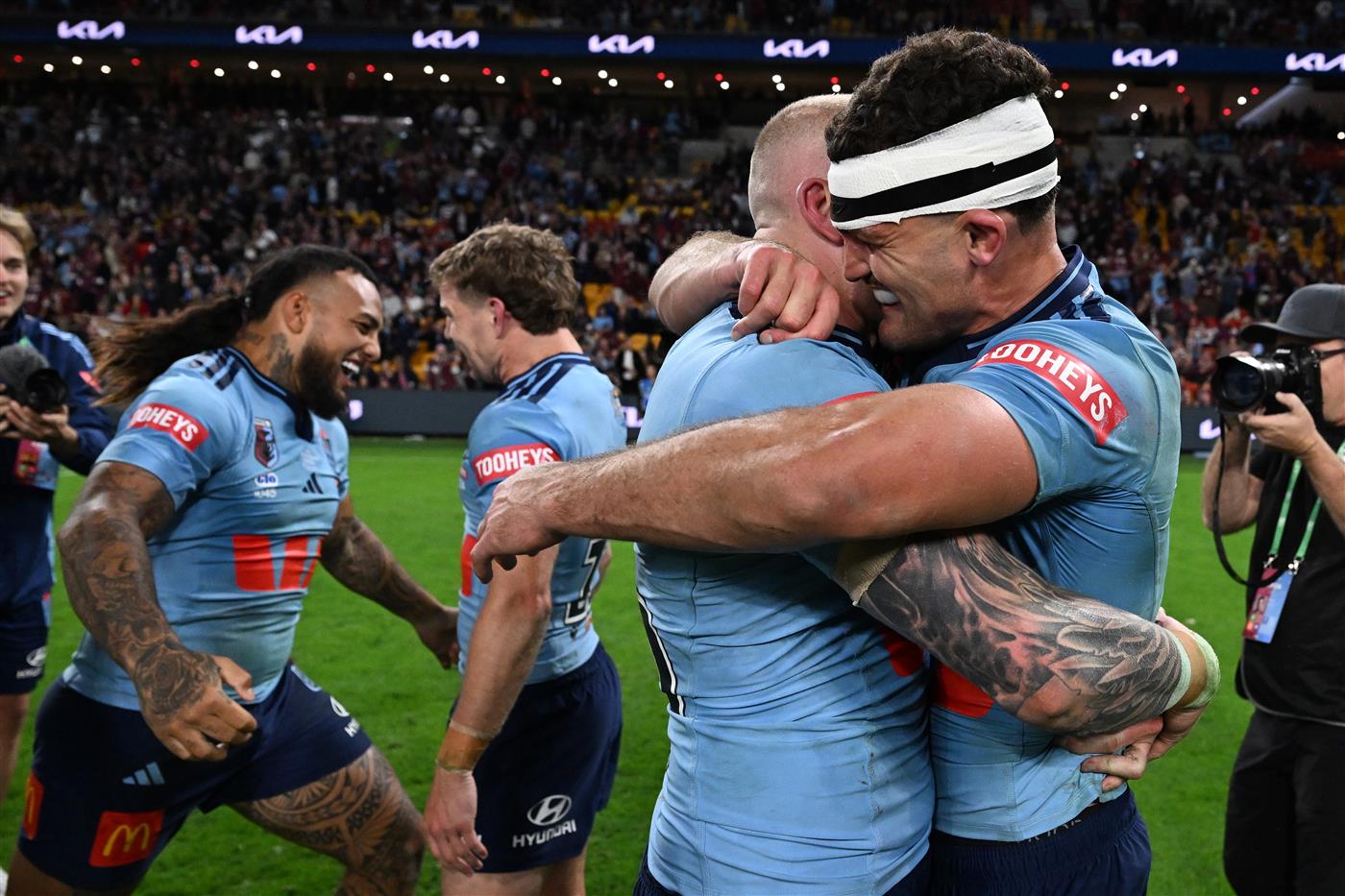 Cleary embraces Barnett after the win (Getty)