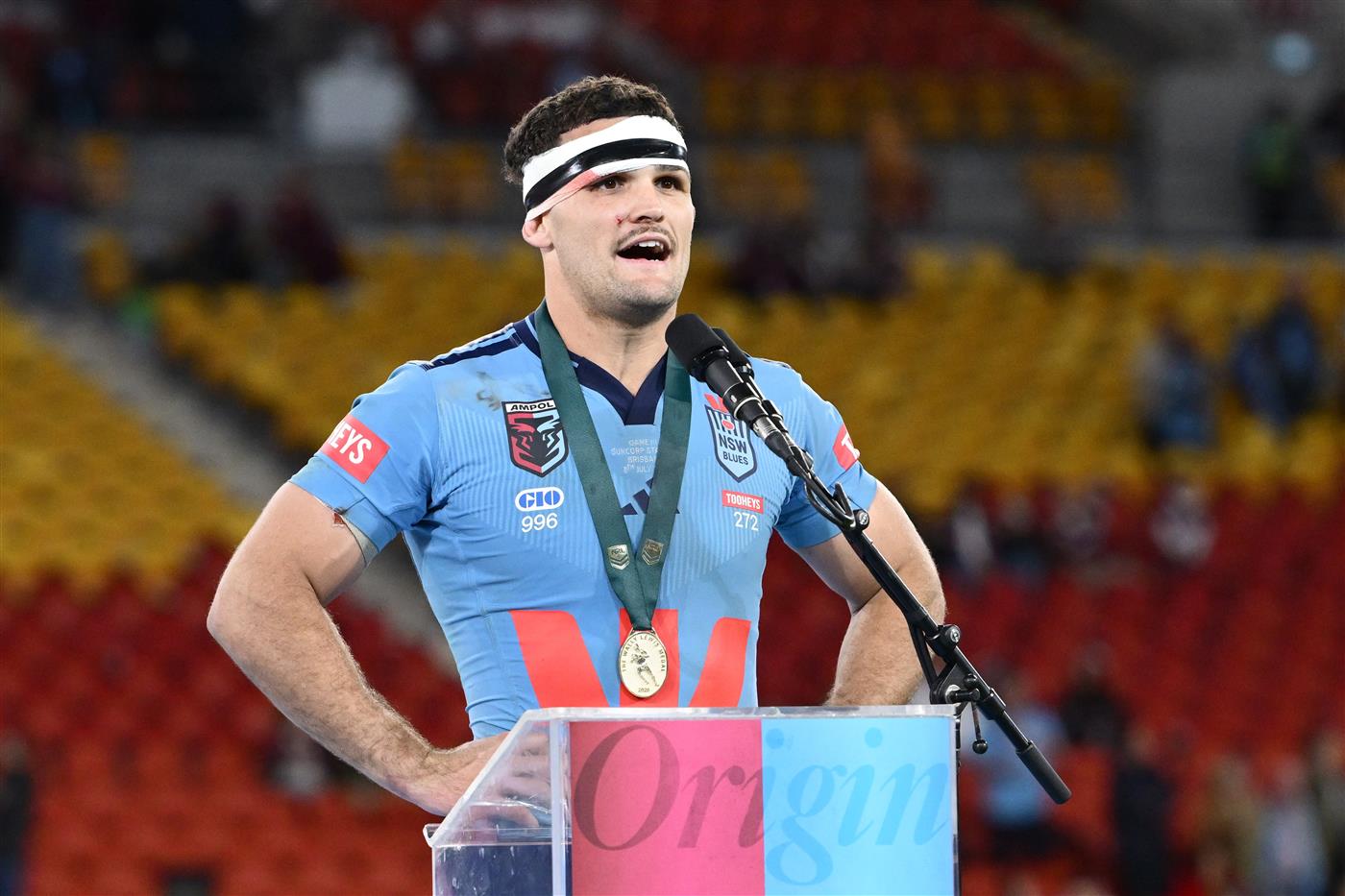 Cleary receives the Wally Lewis Medal (Getty)
