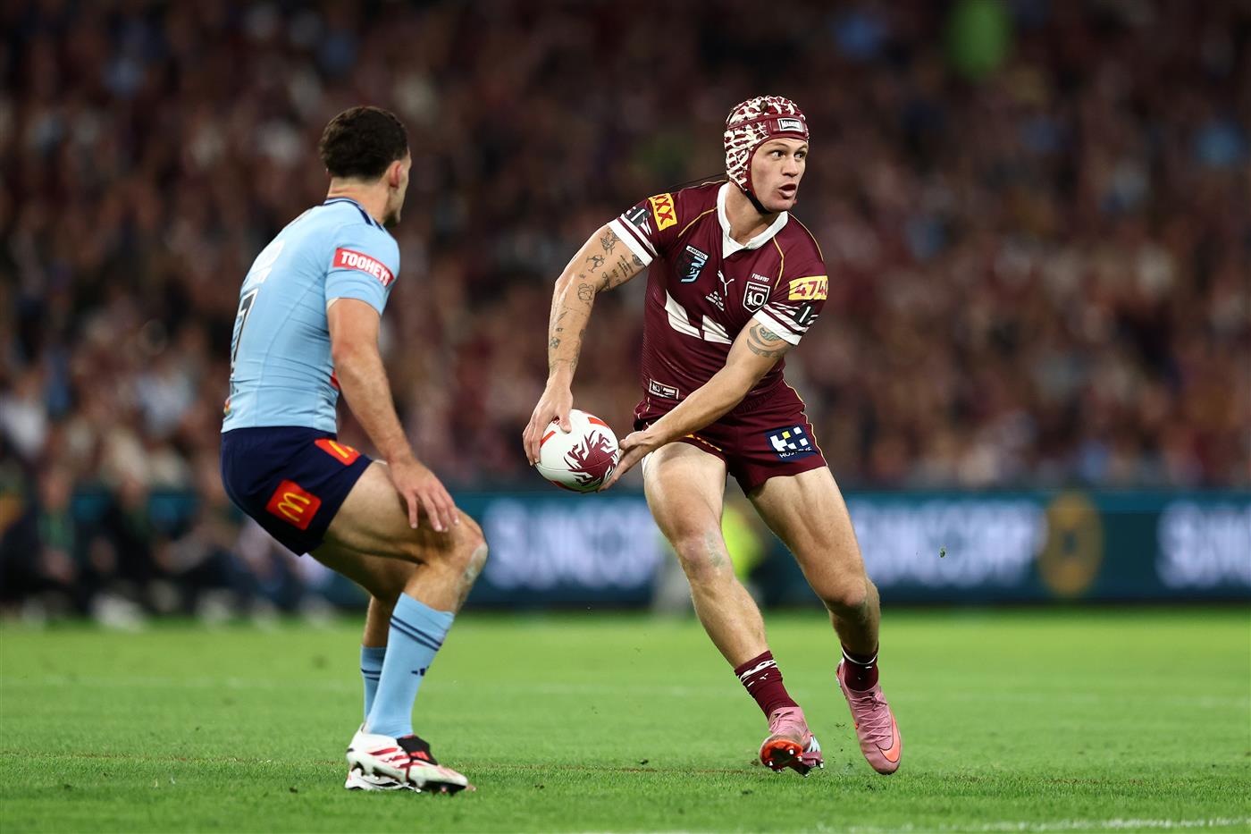 Ponga looks to create for Queensland (Getty)