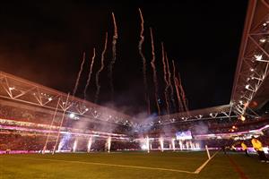 Fireworks light up the Brisbane sky (Getty)