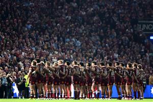 Queensland line up before kick-off (Getty)