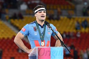 Cleary receives the Wally Lewis Medal (Getty)
