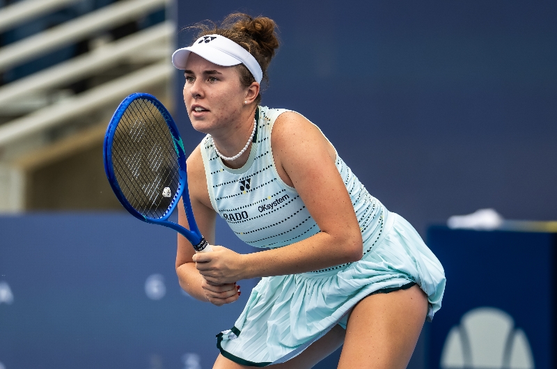 Noskova to Advance