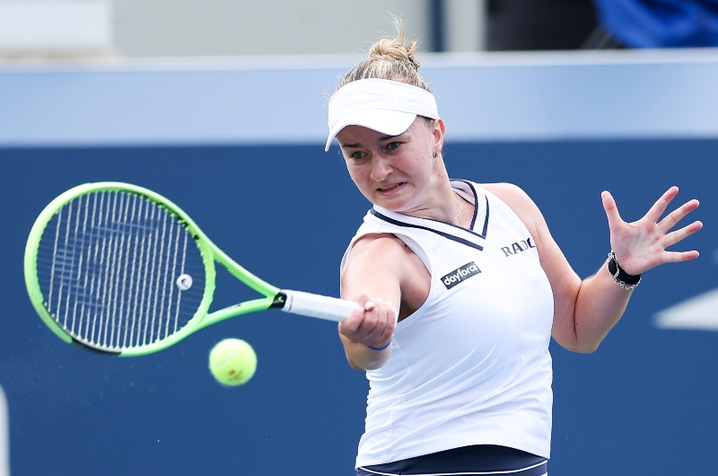 Krejcikova To Advance
