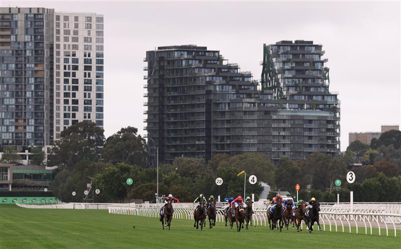 MELBOURNE, AUSTRALIA - OCTOBER 03: A general view of race 5, the Cirka Rose Of Kingston Stakes during Turnbull Stakes Day at Flemington Racecourse on October 03, 2026 in Melbourne, Australia. (Photo by Robert Cianflone/Getty Images)