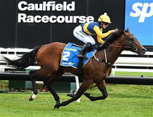 MELBOURNE, AUSTRALIA - OCTOBER 10: Rachel King riding Warwoven defeats Blake Shinn riding Blind Raise in race 8, the Sportsbet Caulfield Guineas during Melbourne Racing at Caulfield Racecourse on October 10, 2026 in Melbourne, Australia. (Photo by Vince Caligiuri/Getty Images)