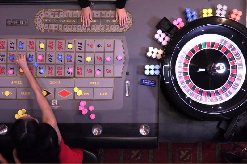 roulette game table