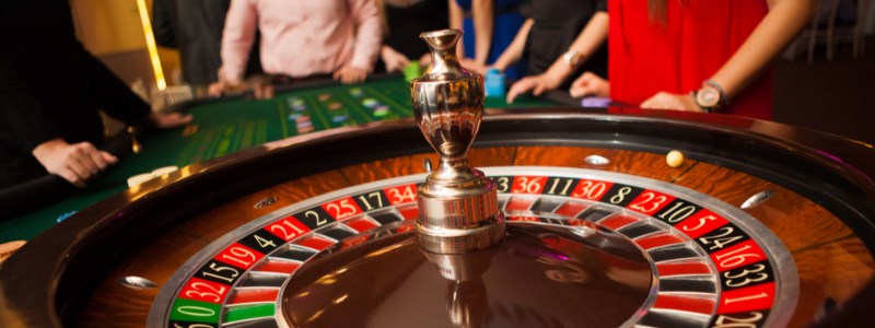 Roulette wheel with friends using deposit bonus