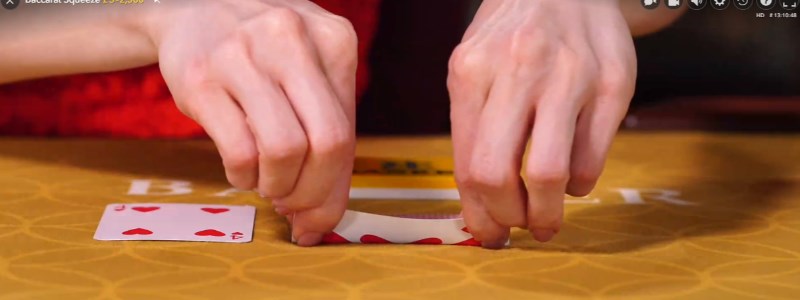Baccarat squeeze live game
