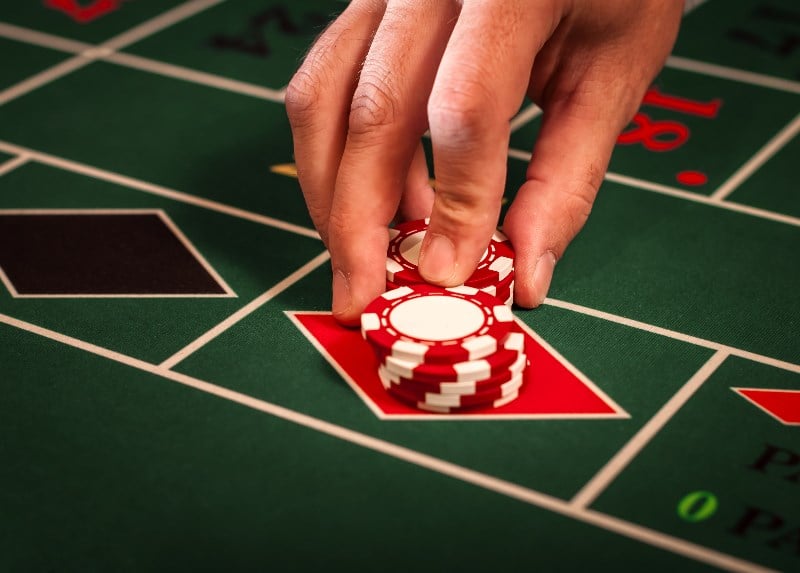 Red and Black Systems Roulette Strategy Guide, Tips & Tricks