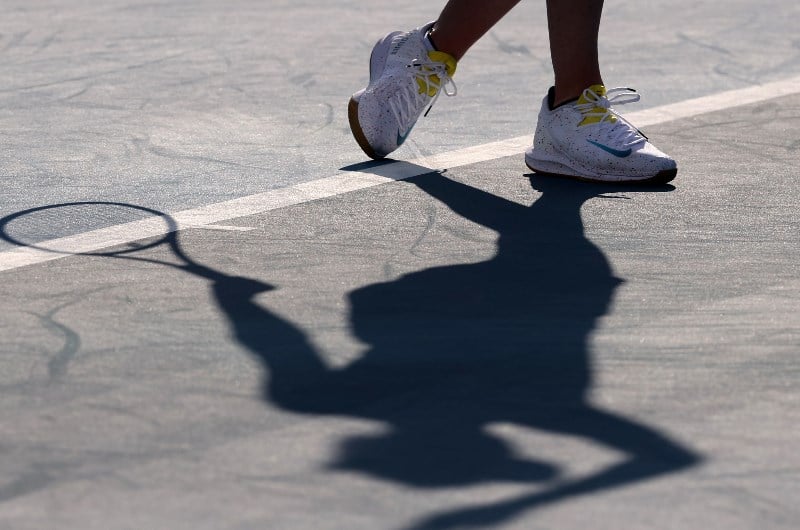 tennis shadow