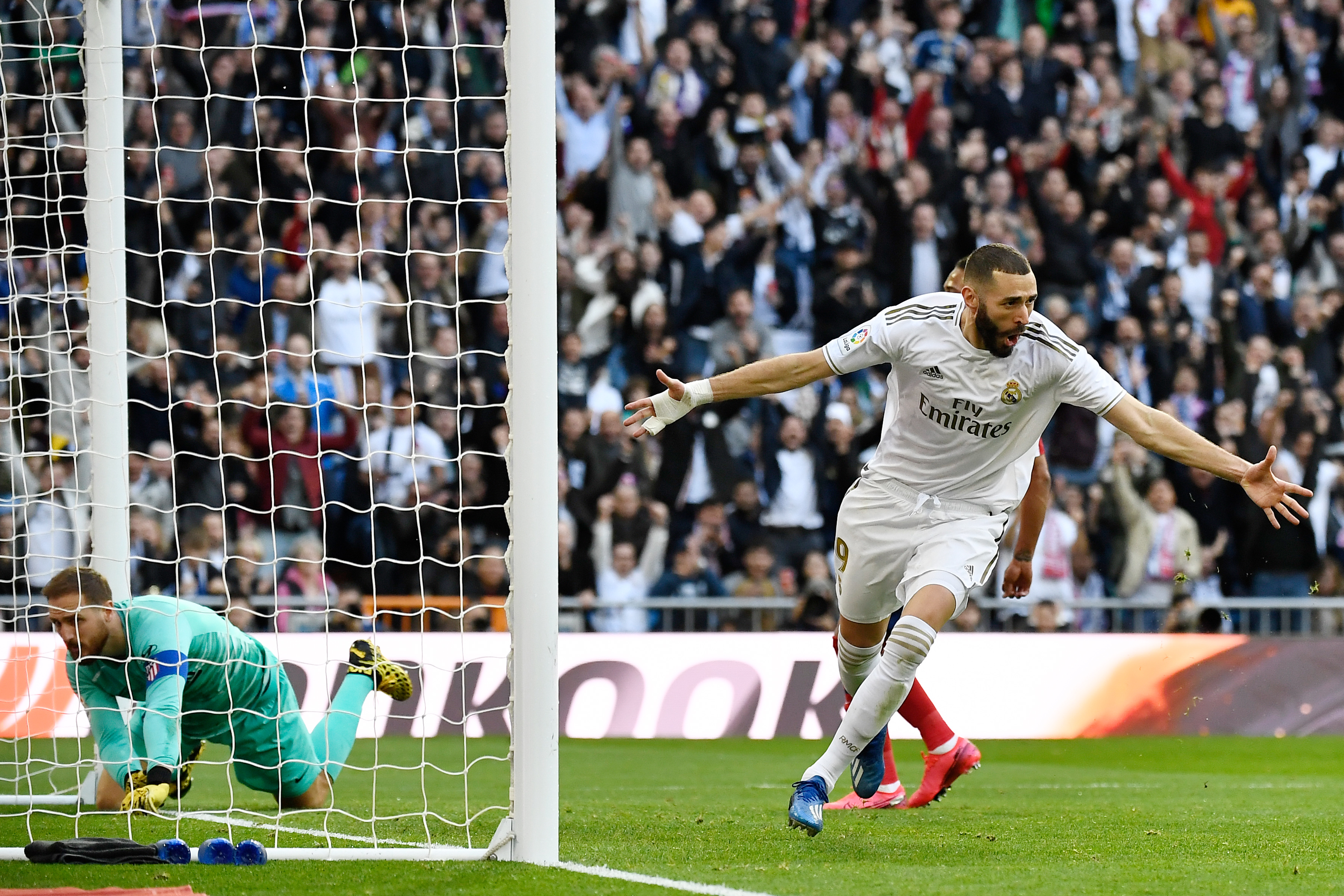 karim benzema scores