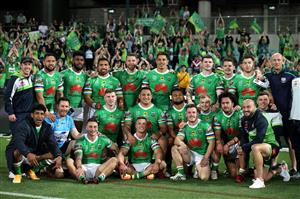SYDNEY, AUSTRALIA - OCTOBER 09: The Raiders pose for a team photo after winning the NRL Semi Final match between the Sydney Roosters and the Canberra Raiders at the Sydney Cricket Ground on October 09, 2020 in Sydney, Australia. (Photo by Cameron Spencer/Getty Images)