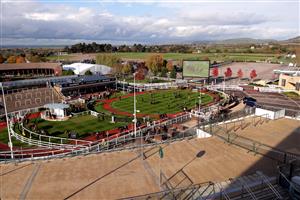 CHELTENHAM, ENGLAND - OCTOBER 23: Horses in the parade ring ahead of the squareintheair.com Handicap Hurdle at Cheltenham Racecourse on October 23, 2020 in Cheltenham, England. (Photo by David Davies - Pool / Getty Images)