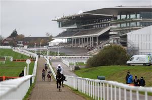 CHELTENHAM, ENGLAND - OCTOBER 24: Runners and riders go to post for the Masterson Holdings Hurdle at Cheltenham Racecourse on October 24, 2020 in Cheltenham, England. (Photo by David Davies - Pool / Getty Images)