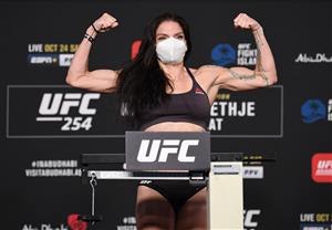 ABU DHABI, UNITED ARAB EMIRATES - OCTOBER 23: In this handout image provided by UFC, Lauren Murphy poses on the scale during the UFC 254 weigh-in on October 23, 2020 on UFC Fight Island, Abu Dhabi, United Arab Emirates. (Photo by Josh Hedges/Zuffa LLC via Getty Images)