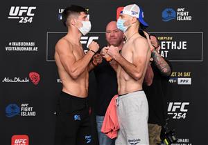 ABU DHABI, UNITED ARAB EMIRATES - OCTOBER 23: In this handout image provided by UFC, (L-R) Opponents Joel Alvarez of Spain and Alexander Yakovlev of Russia face off during the UFC 254 weigh-in on October 23, 2020 on UFC Fight Island, Abu Dhabi, United Arab Emirates. (Photo by Josh Hedges/Zuffa LLC via Getty Images)