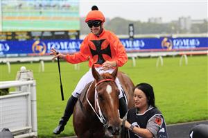 SYDNEY, AUSTRALIA - OCTOBER 24: Josh Parr on The Bopper returns to scale after winning race 3 the AMD Brian Crowley Stakes during Sydney Racing at Royal Randwick Racecourse on October 24, 2020 in Sydney, Australia. (Photo by Mark Evans/Getty Images)