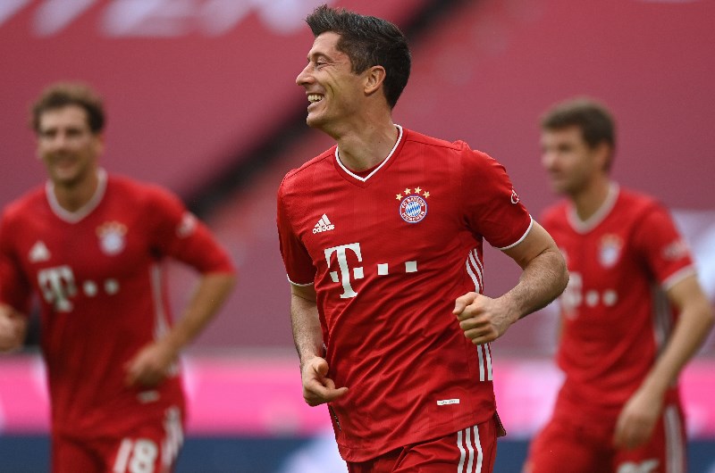 Bayern Munich celebrate lewandowski