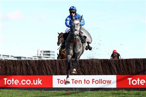 NEWBURY, ENGLAND - NOVEMBER 05: Richard Johnson riding Kalooki on their way to winning the Pertemps Network Beginners' Chase at Newbury Racecourse on November 05, 2020 in Newbury, England. (Photo by Michael Steele/Getty Images)