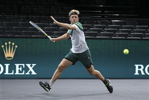 PARIS, FRANCE - NOVEMBER 5: Alejandro Davidovich Fokina of Spain in action against Diego Schwartzman of Argentina during day 4 of the Rolex Paris Masters, an ATP Masters 1000 tournament held behind closed doors at AccorHotels Arena formerly known as Paris Bercy on November 5, 2020 in Paris, France. (Photo by Jean Catuffe/Getty Images)