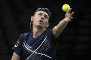 PARIS, FRANCE - NOVEMBER 5: Alex De Minaur of Australia in action against Daniil Medvedev of Russia during day 4 of the Rolex Paris Masters, an ATP Masters 1000 tournament held behind closed doors at AccorHotels Arena formerly known as Paris Bercy on November 5, 2020 in Paris, France. (Photo by Jean Catuffe/Getty Images)