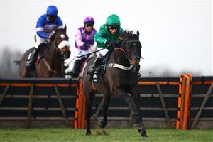 WINCANTON, ENGLAND - NOVEMBER 07: Daryl Jacob on board Sceau Royal on their way to victory during the Unibet Elite Hurdle at Wincanton Racecourse on November 7, 2020 in Wincanton, England. (Photo by Michael Steele/Getty Images)