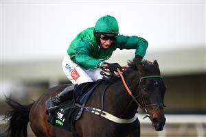 WINCANTON, ENGLAND - NOVEMBER 07: Daryl Jacob on board Sceau Royal on their way to victory during the Unibet Elite Hurdle at Wincanton Racecourse on November 7, 2020 in Wincanton, England. (Photo by Michael Steele/Getty Images)