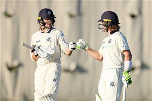 Peter Handscomb of Victoria acknowledges William Pucovski at the end of the days play during day one of the Sheffield Shield match between Victoria and Western Australia at Karen Rolton Oval (Getty Images)