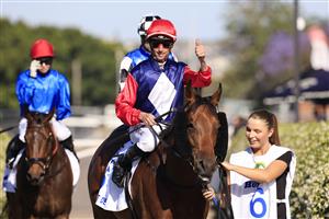 NEWCASTLE, AUSTRALIA - NOVEMBER 14: Nash Rawiller on Sweet Deal returns to scale after winning race 7 the TAB Hunter during Racing at Newcastle Racecourse on November 14, 2020 in Newcastle, Australia. (Photo by Mark Evans/Getty Images)
